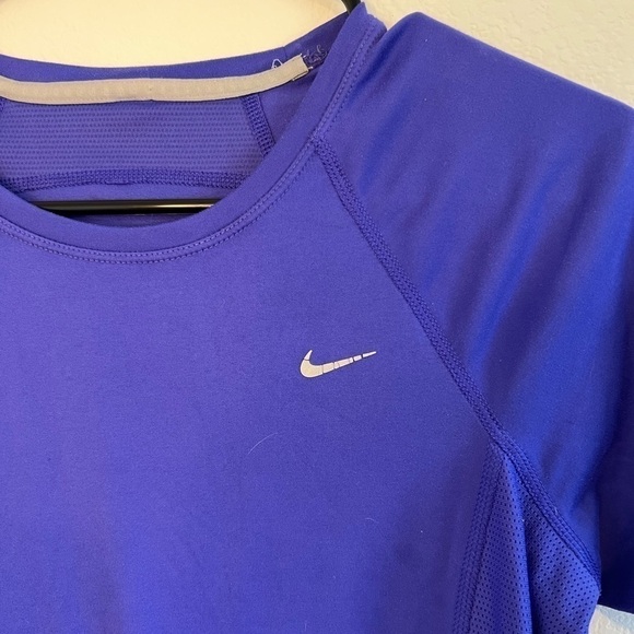 Nike Women’s Purple Dri Fit Tee Size Small - Picture 5 of 10